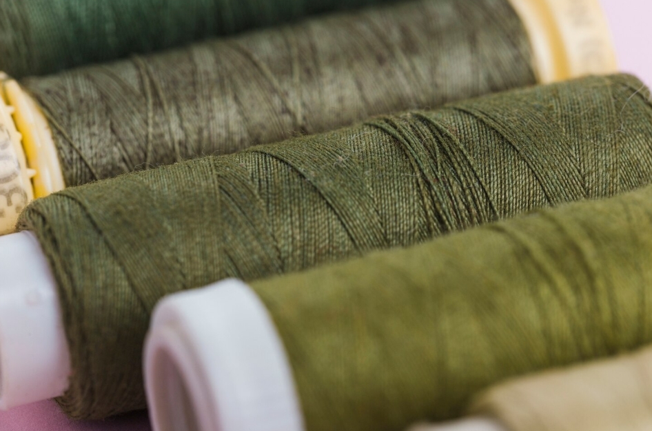 trilobal polyester thread